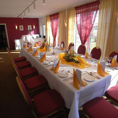 Land-Gut-Hotel Restaurant Kreuz Meyer Stuhr Kültér fotó