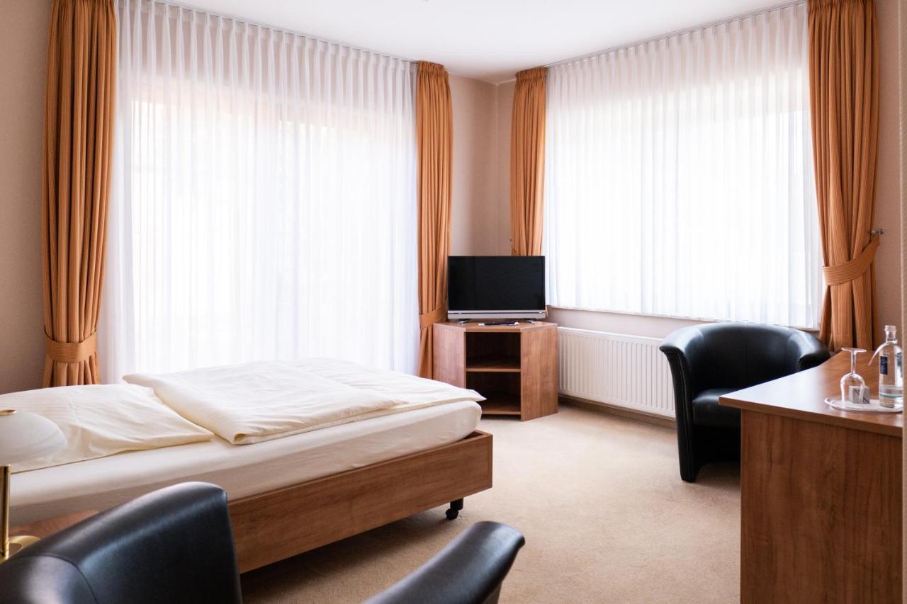 Land-Gut-Hotel Restaurant Kreuz Meyer Stuhr Kültér fotó