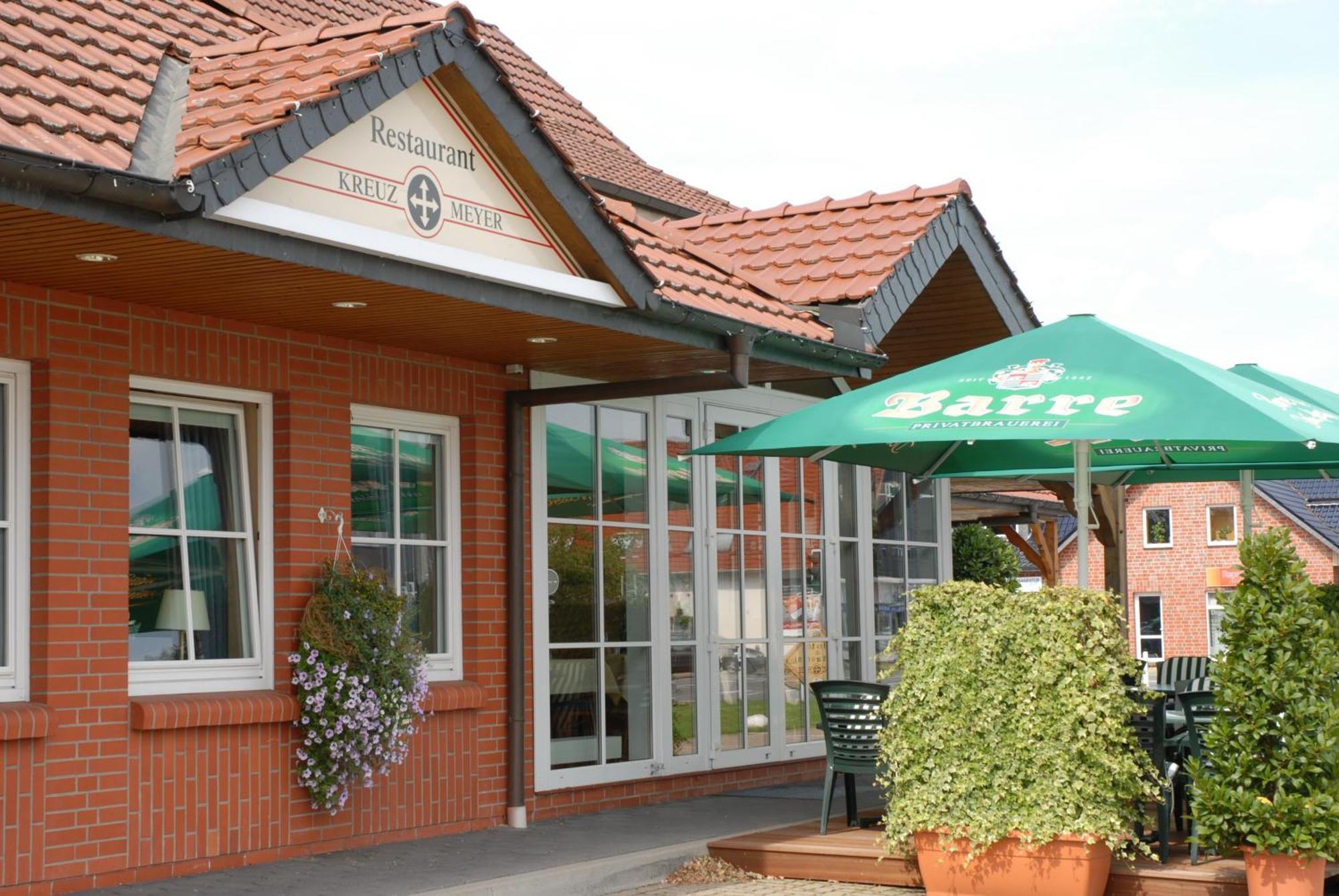 Land-Gut-Hotel Restaurant Kreuz Meyer Stuhr Kültér fotó
