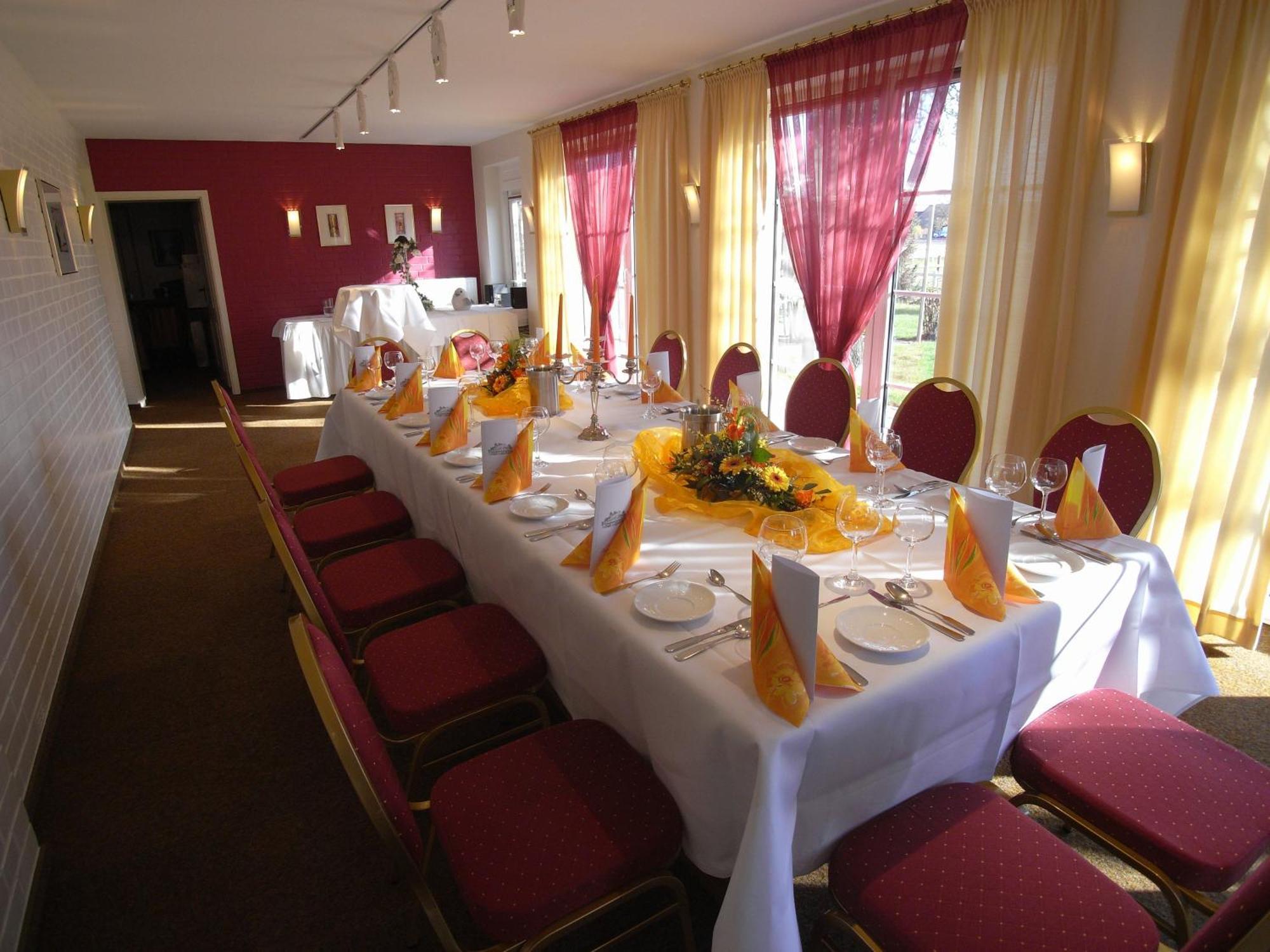 Land-Gut-Hotel Restaurant Kreuz Meyer Stuhr Kültér fotó