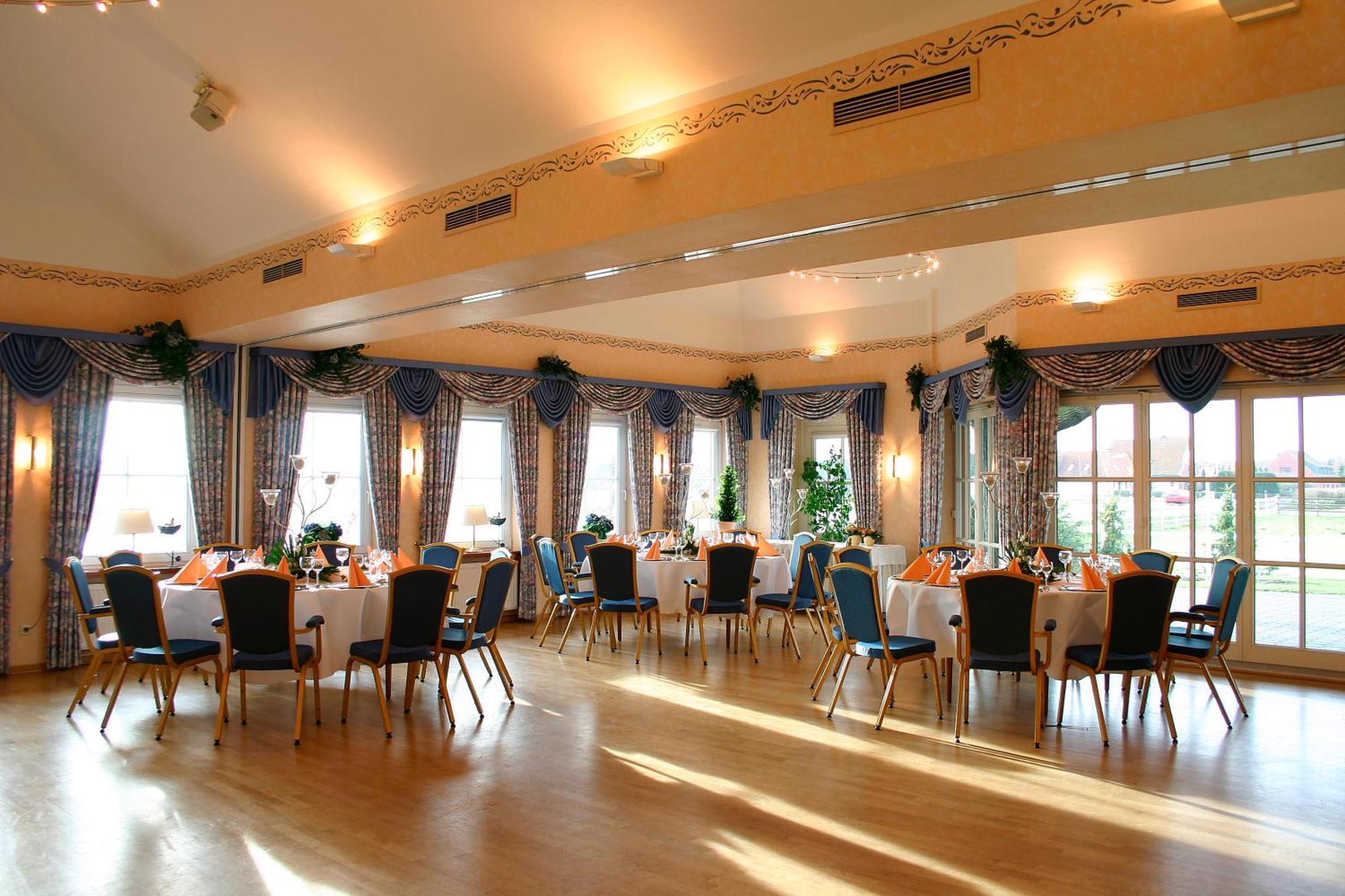 Land-Gut-Hotel Restaurant Kreuz Meyer Stuhr Kültér fotó