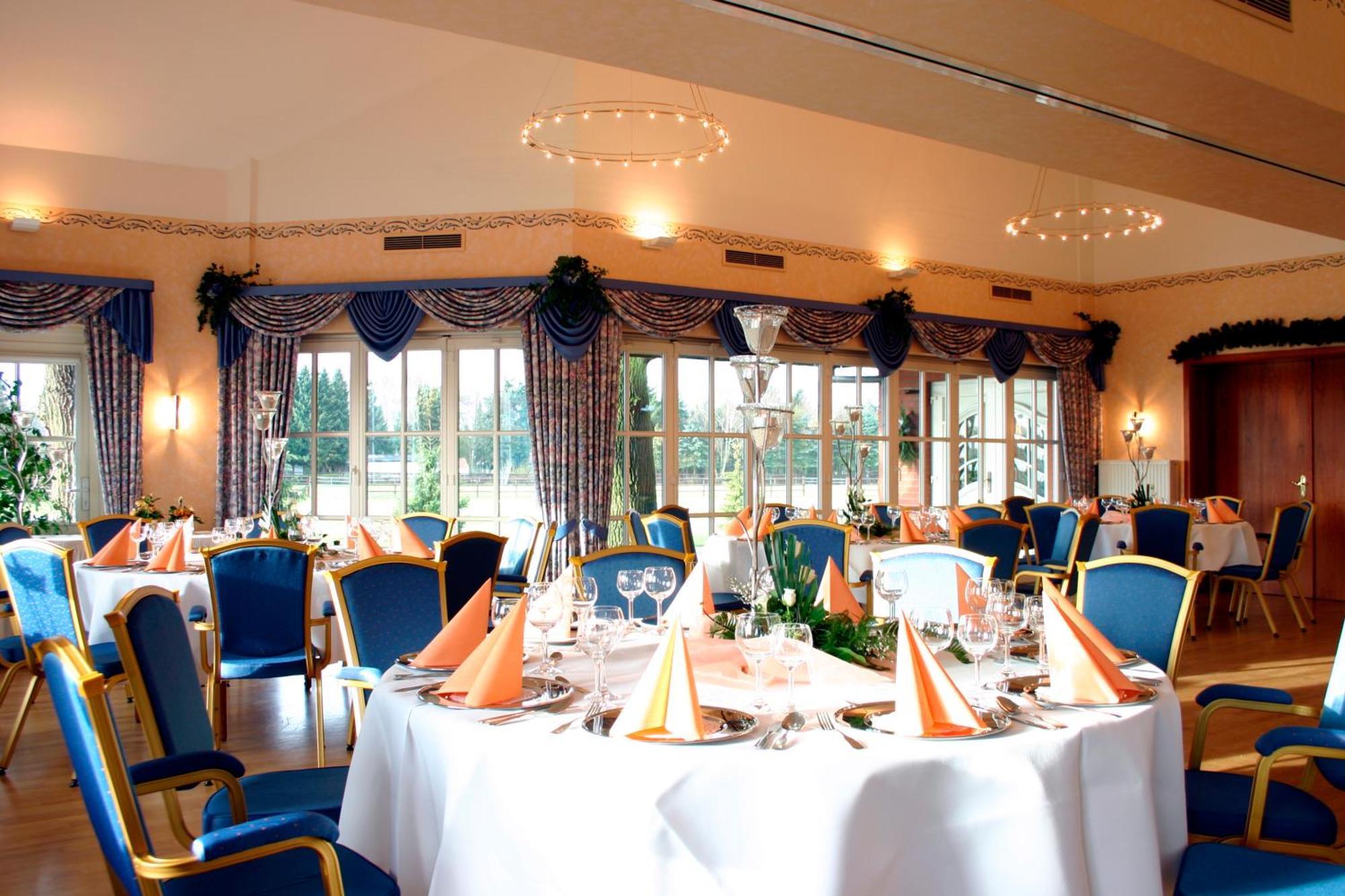 Land-Gut-Hotel Restaurant Kreuz Meyer Stuhr Kültér fotó