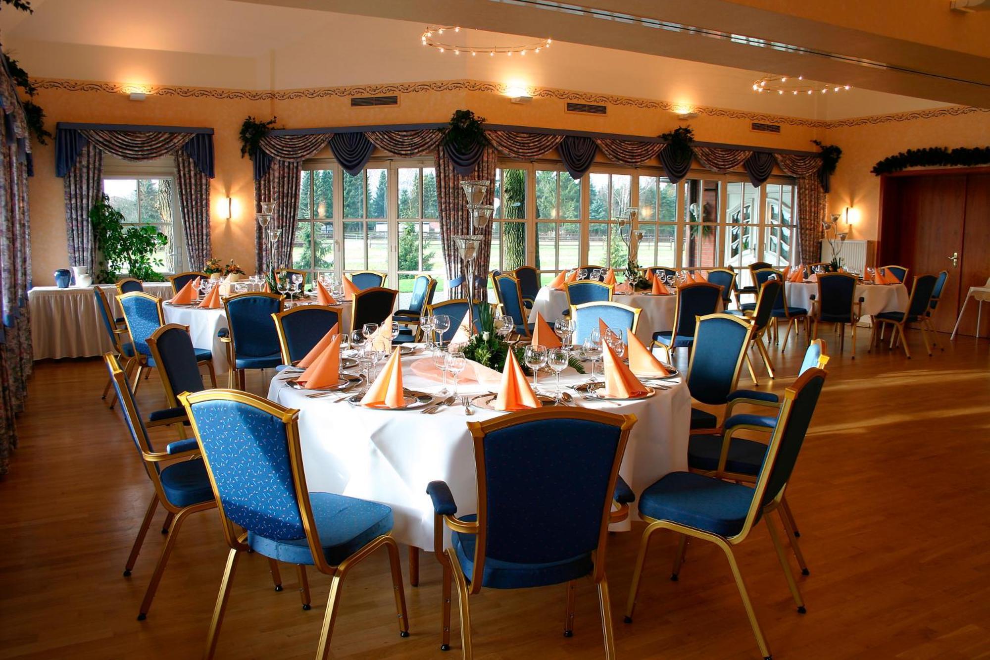 Land-Gut-Hotel Restaurant Kreuz Meyer Stuhr Kültér fotó