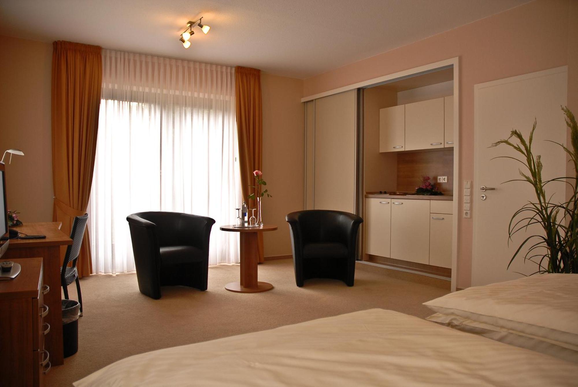 Land-Gut-Hotel Restaurant Kreuz Meyer Stuhr Kültér fotó
