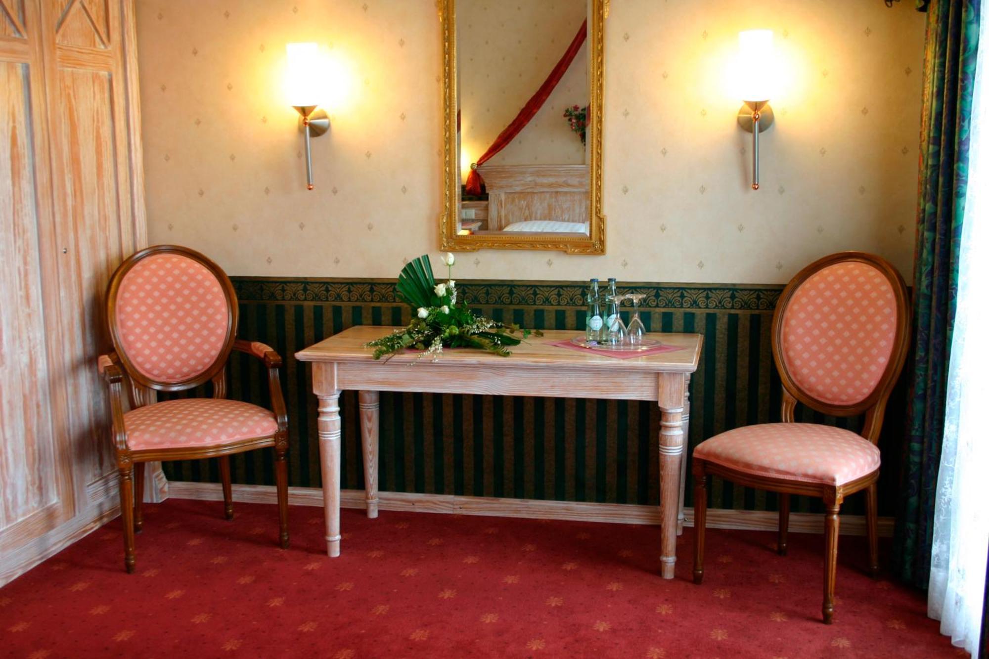 Land-Gut-Hotel Restaurant Kreuz Meyer Stuhr Kültér fotó